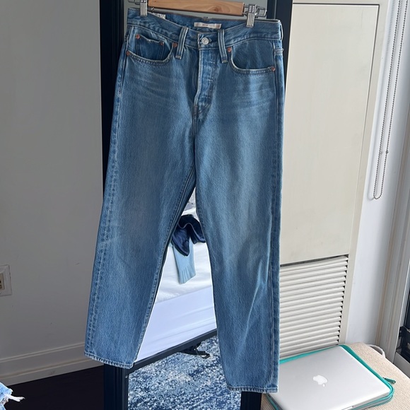 Levi wedgie blue jeans. Perfect condition - Picture 2 of 5